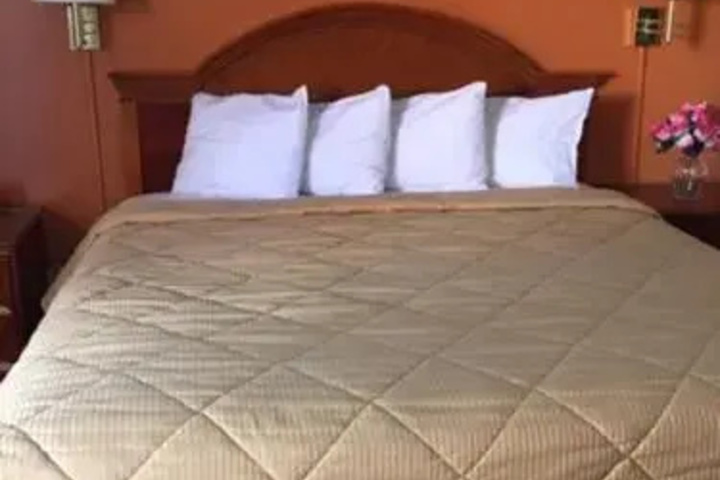 Room 8 of 15