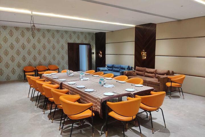 Ballroom/Hall 27 of 47