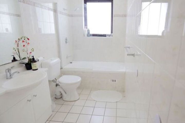 Room 9 of 21