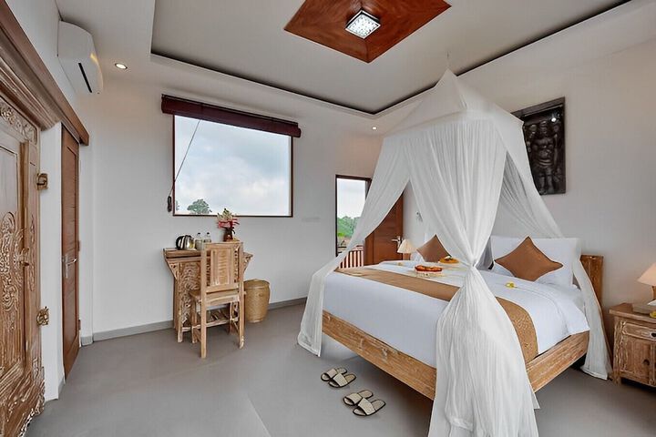 Room 3 of 18