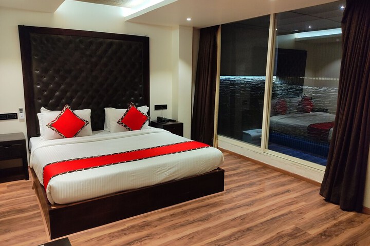 Room 11 of 74