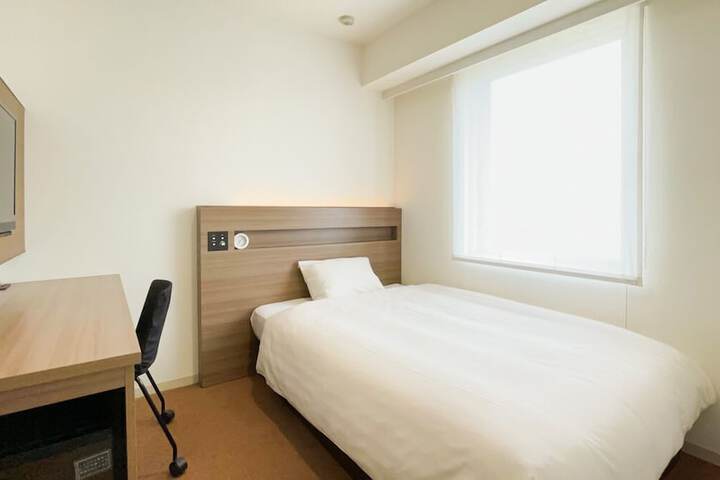 Room 8 of 46