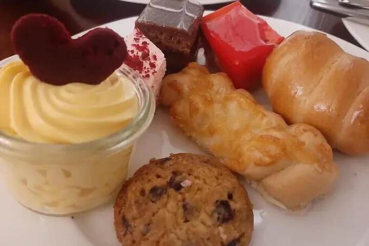Breakfast/Coffee Service 22 of 43