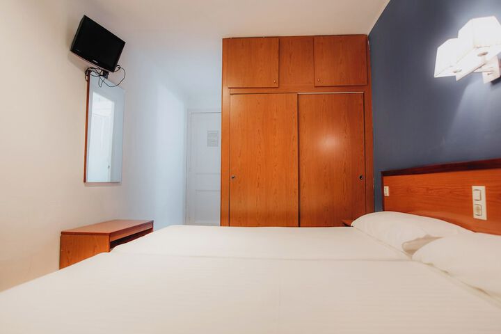 Room 5 of 81