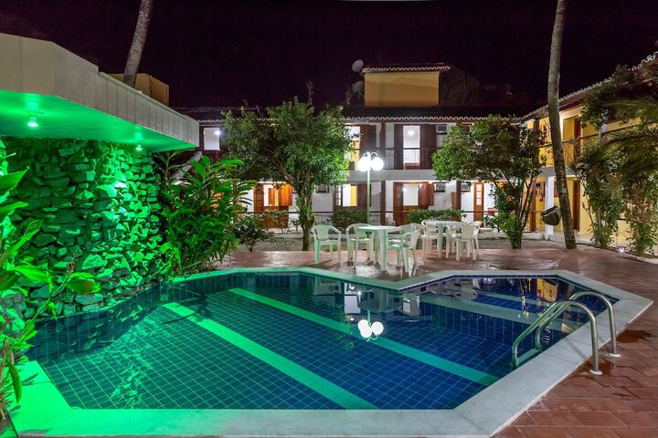 Hotel Pool