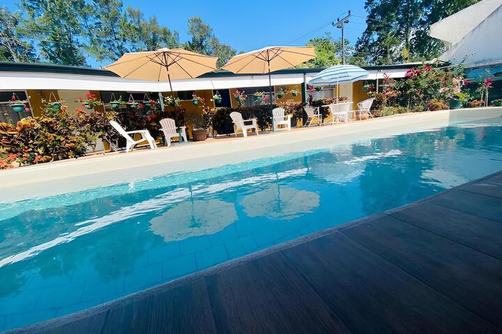 Pool Hotel