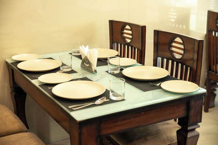 Dining 40 of 49