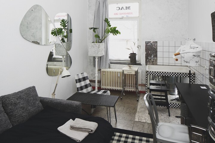 Room 17 of 36