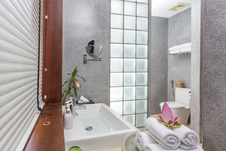 Clean Restrooms