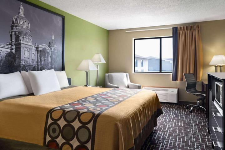 1 King Bed (6 of 17)