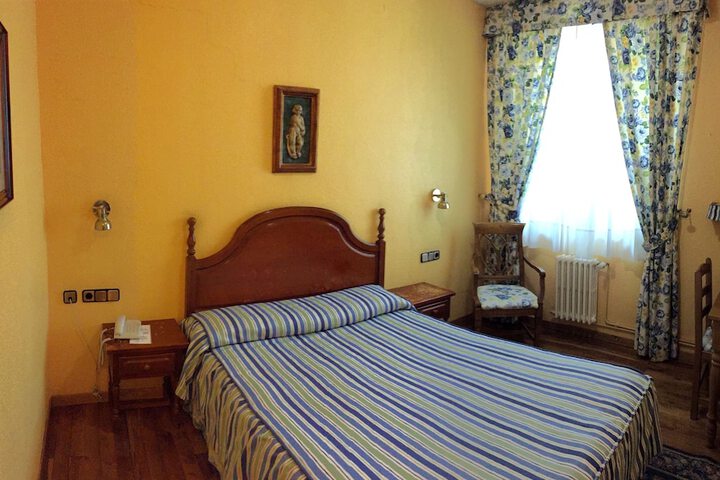 Room 7 of 40