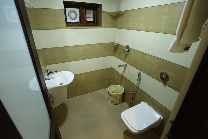 Room 48 of 63