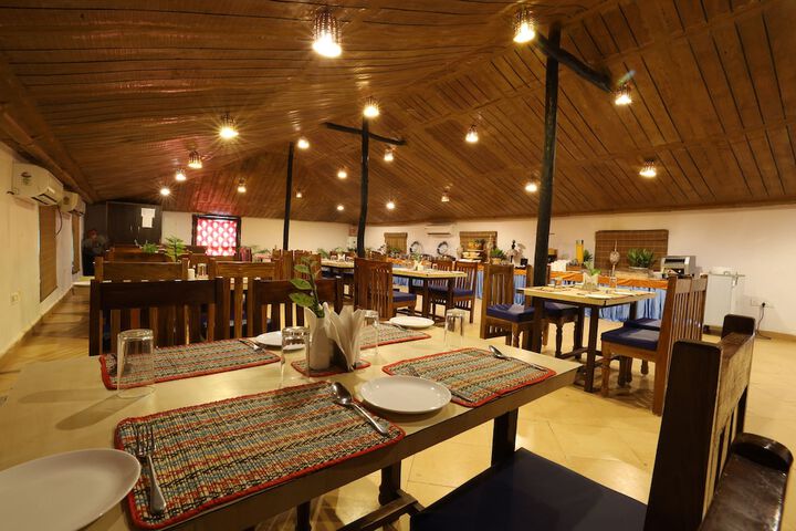 Dining 59 of 101