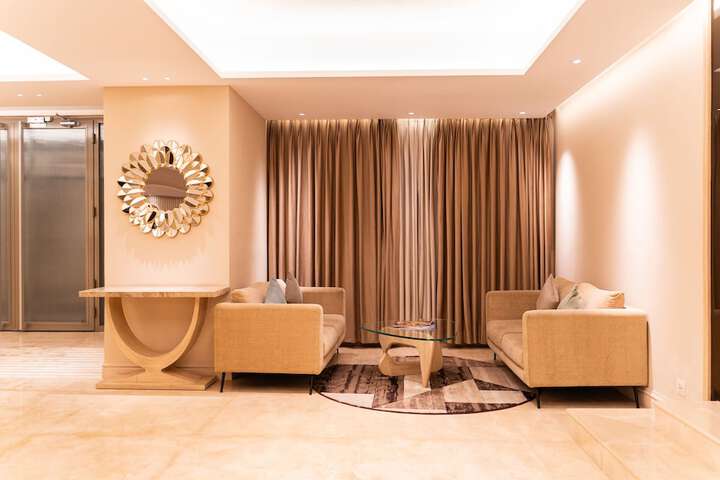 Entrance & Lobby