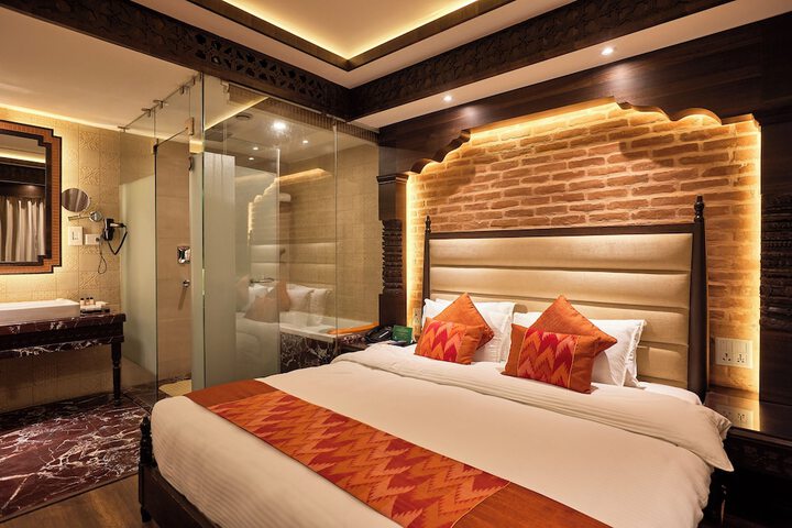 Room 44 of 118