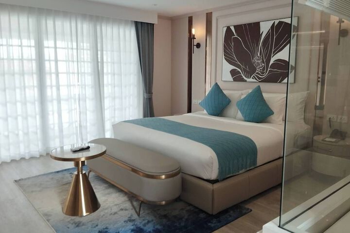 Room 76 of 171