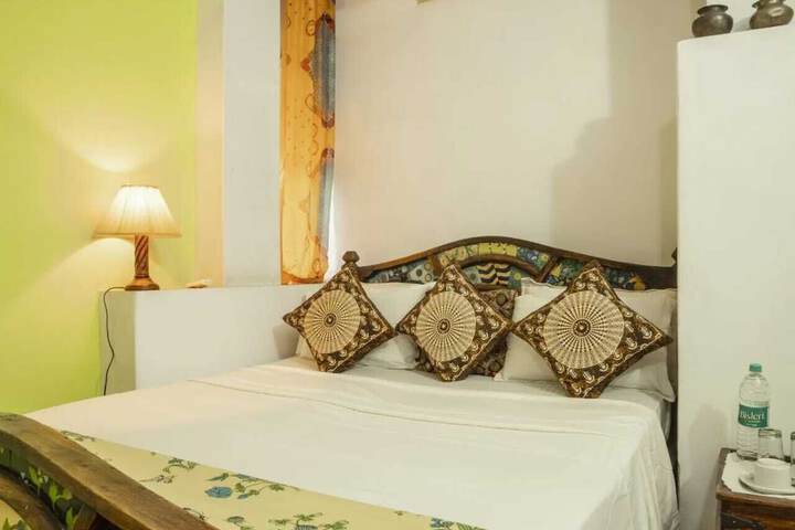 Room 2 of 29