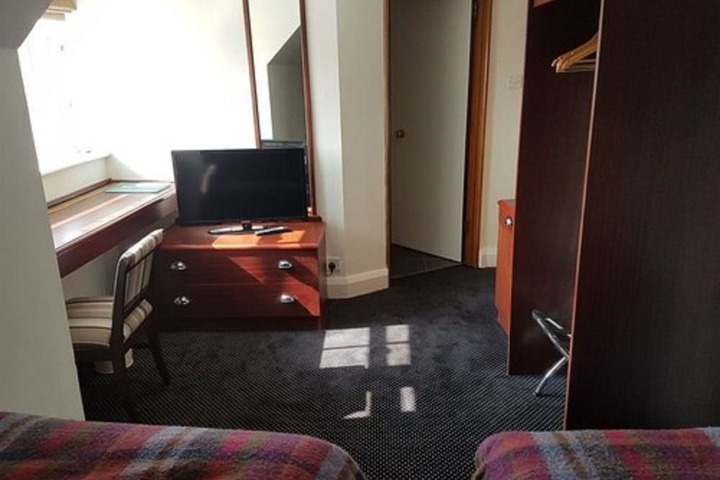 Room 12 of 69