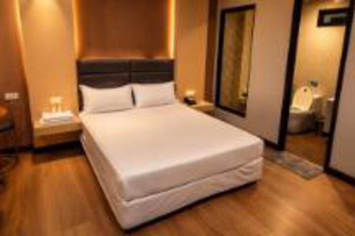 Room 2 of 18