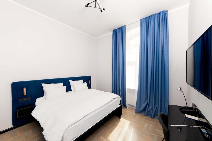 Room 75 of 229