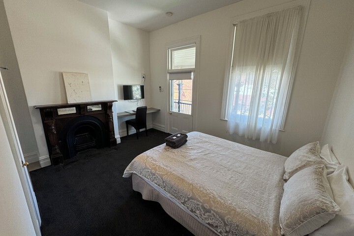 Room 11 of 31