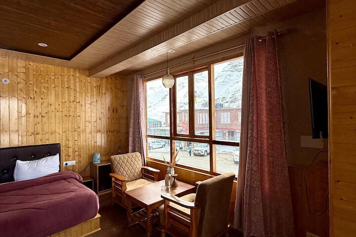 Room 9 of 47
