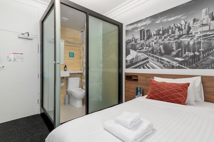 Room 11 of 50