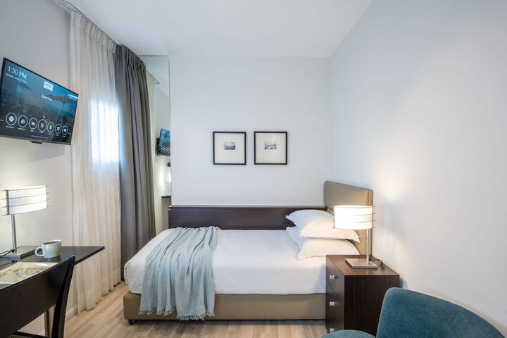 Room 16 of 64