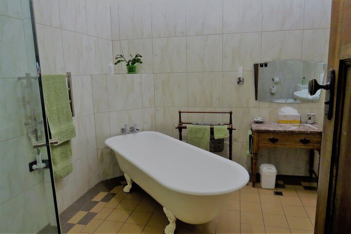 Room 12 of 28