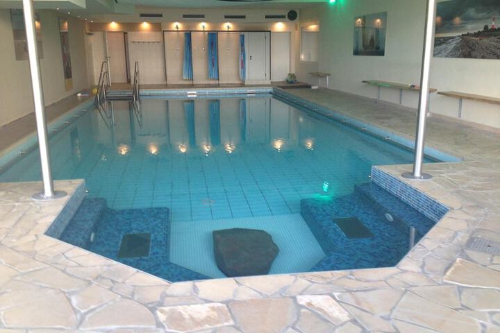 Pool 12 of 26