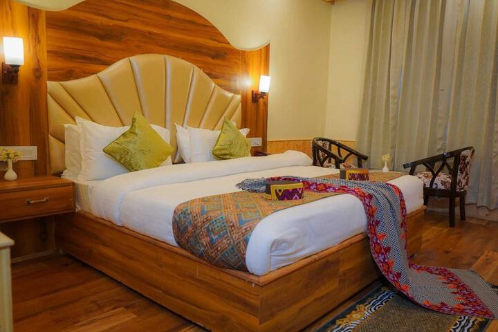 Room 4 of 29