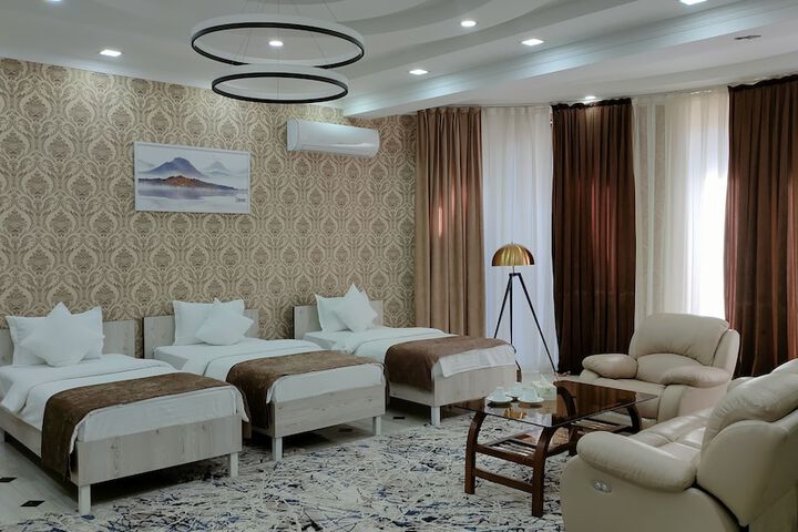 Room 46 of 95