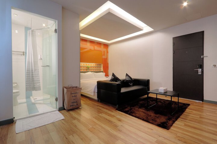 Room 16 of 36