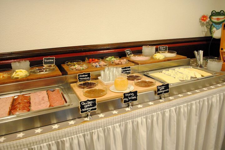 Dining 56 of 66