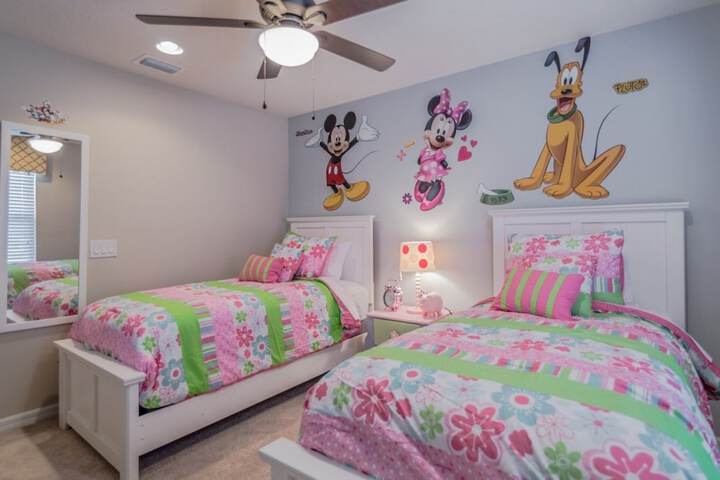 Room 5 of 28