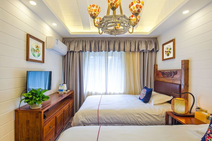Room 16 of 35