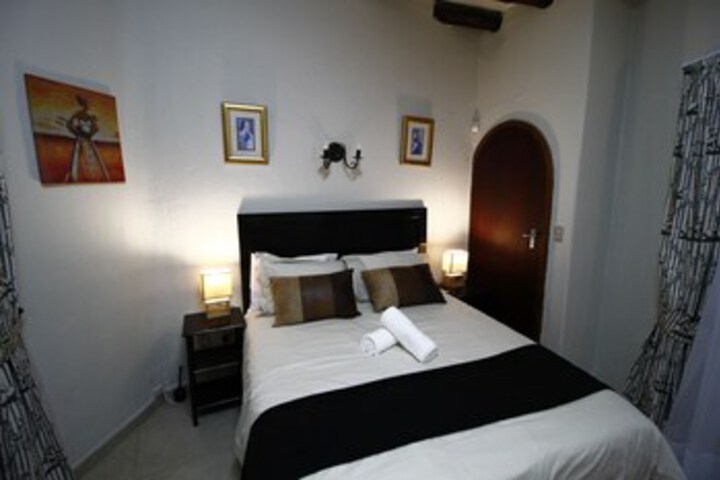 Room 12 of 27