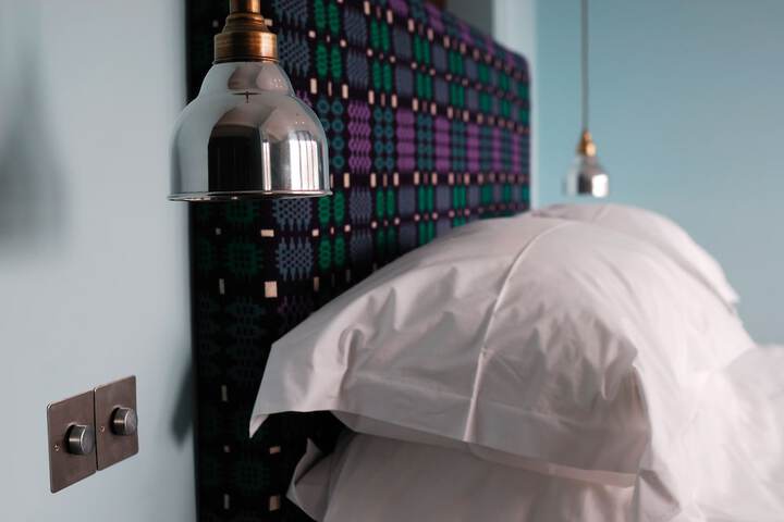 Room 13 of 84