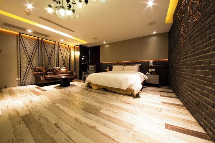 Room 42 of 88