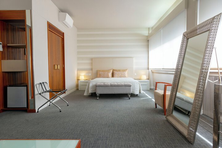 Room 17 of 42