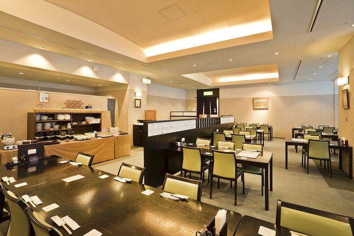 Dining 73 of 108