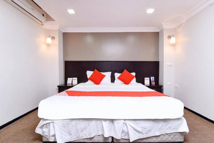Room 35 of 46