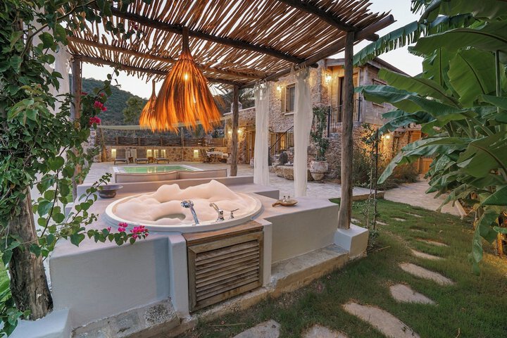 Hot Tub 72 of 99