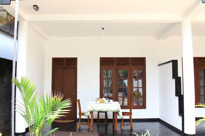 Room 2 of 28