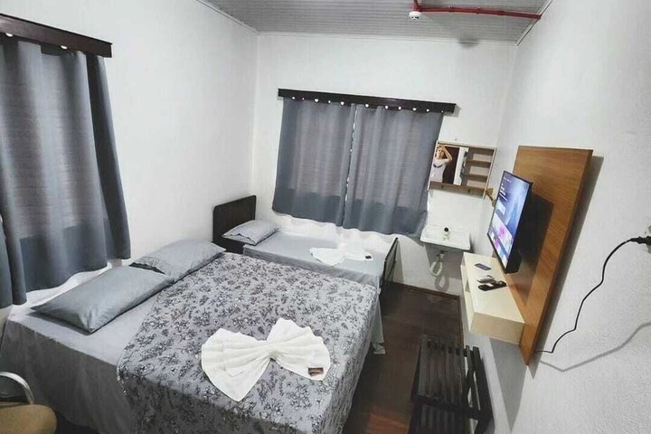 Room 10 of 28