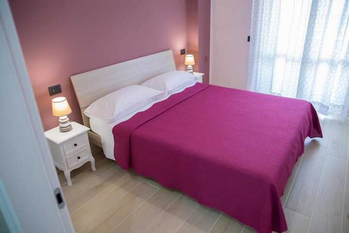 Room 2 of 73