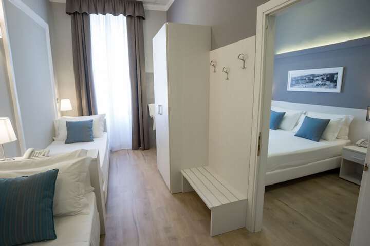Room 6 of 62