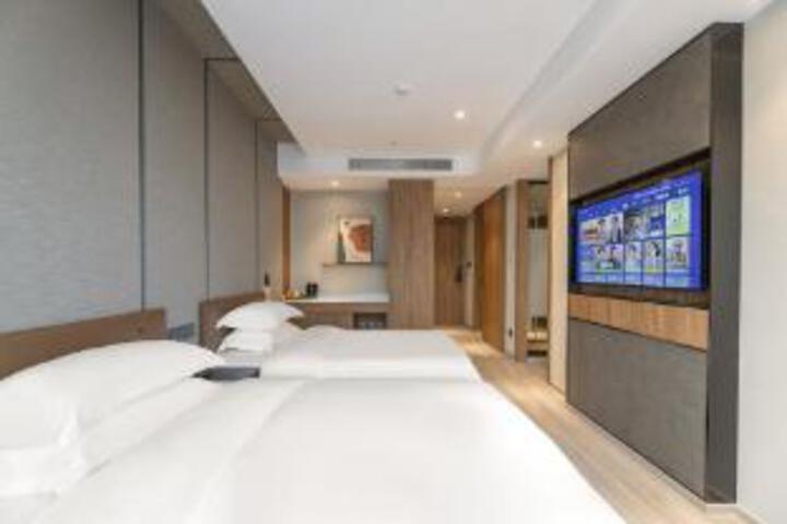 Room 6 of 7