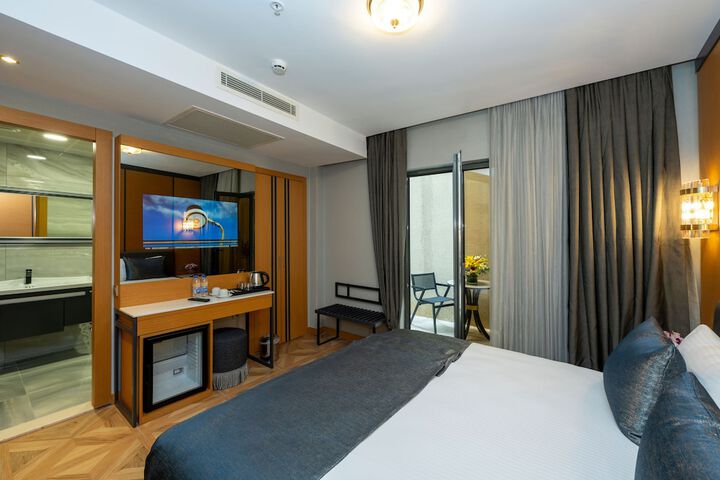 Room 25 of 144