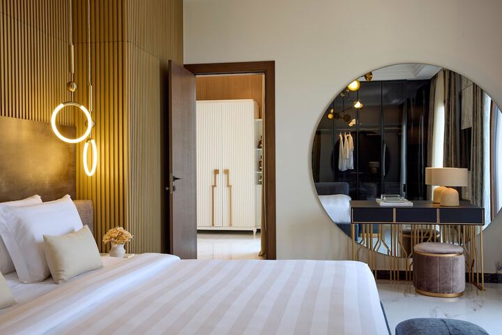 Room 82 of 400